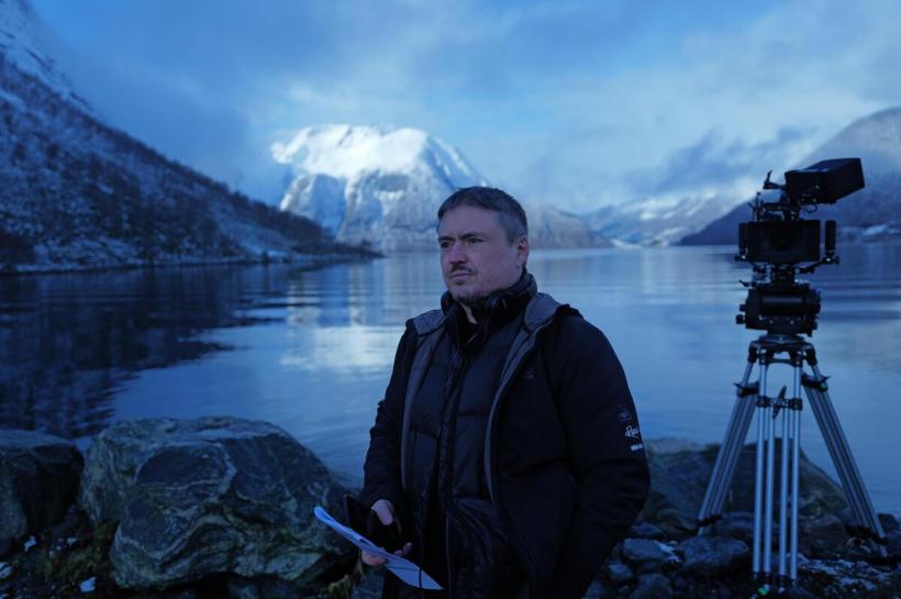 Ziua de 25 iunie, a șaptea zi de FITS include conferința specială Cristian Mungiu în dialog cu Octavian Saiu, IBSEN 200, Întoarcerea la stele — Sibiu / Un spectacol de Lemi Ponifasio, a doua reprezentație Gro(o)ve și zeci de evenimente în aer liber 19015204