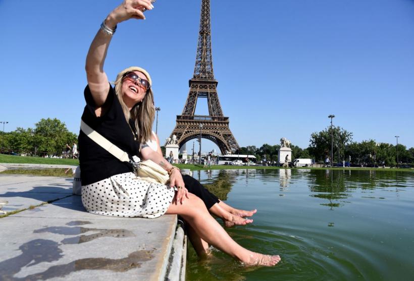 Parisul are un plan ingenios împotriva caniculei: răcește orașul cu apa din Sena