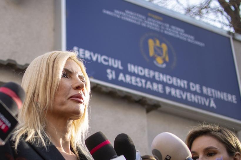 Atacuri concertate asupra lui Siegfried Mureșan. Laura Vicol i-a făcut plângere penală 19015586