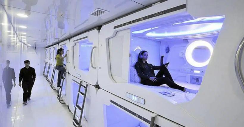 Ai dormi într-o „capsulă”? Conceptul japonez care se extinde rapid în Europa
