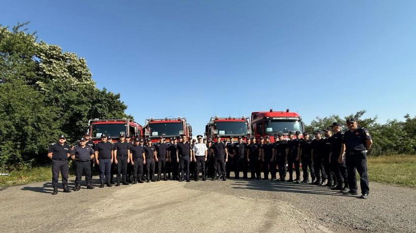 Pompierii români vor interveni pentru stingerea incendiilor de vegetație în Franța 19015633