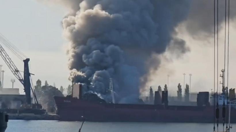 Incendiu puternic în Portul Agigea. Mesaj Ro-Alert după degajări masive de fum. Pompierii intervin cu mai multe autospeciale