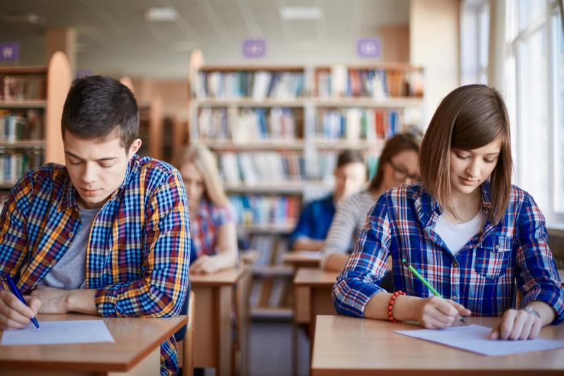 Horoscopul Bacalaureatului 2026. Ce spun astrele despre examenul de astăzi pentru fiecare zodie
