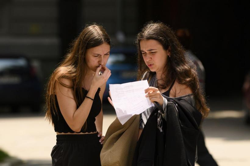 Subiecte Română BAC 2026: Bacovia la Real, Arghezi la Uman. Ce au avut de rezolvat elevii la prima probă