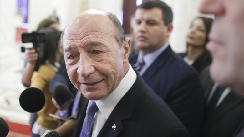 „Mai vedem la toamnă! ”. Traian Băsescu acuză lipsa consensului pentru formarea unui guvern  19015721