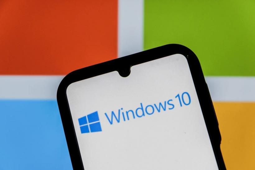 Microsoft prelungește gratuit Windows 10 până în 2027: semn că Windows 11 nu convinge