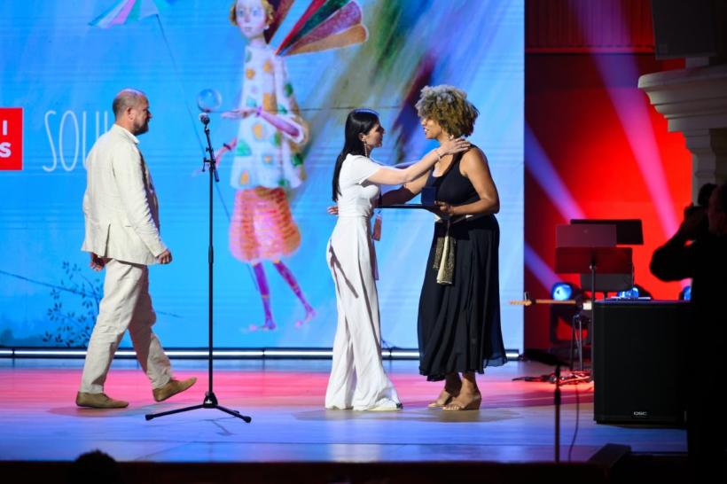 Teatrul Grivița 53 a primit Premiul Special al Festivalului Internațional de Teatru de la Sibiu 19016295
