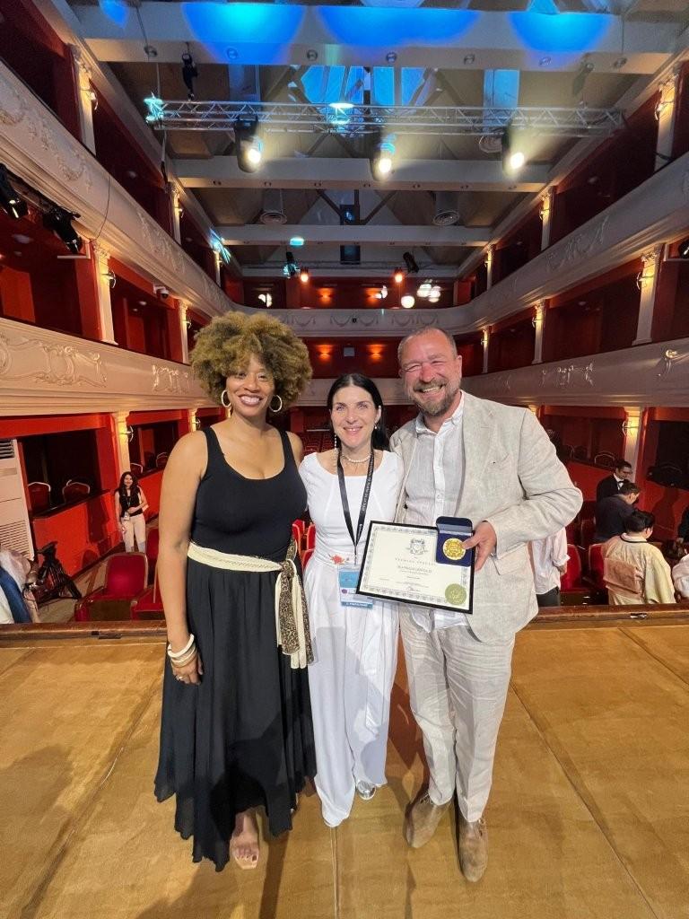 Teatrul Grivița 53 a primit Premiul Special al Festivalului Internațional de Teatru de la Sibiu 19016297