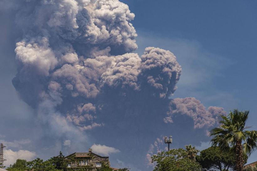 A erupt Etna! Alertă de călătorie pentru Sicilia