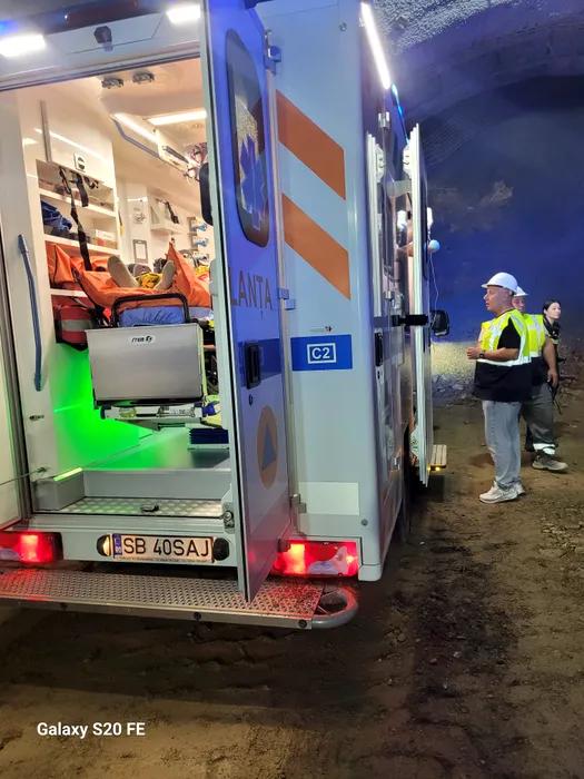 Accident de muncă pe A1: Doi muncitori străini, răniți grav în tunelul de la Boița 19017045