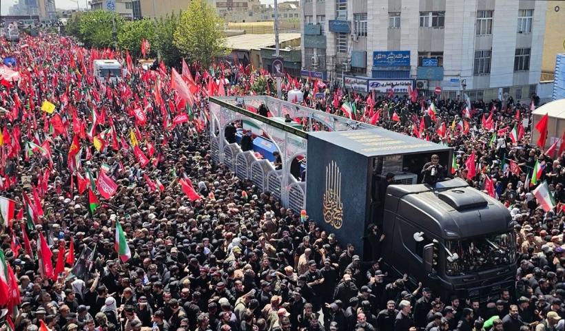 Fotografia lui Trump, lovită cu pietre la înmormântarea ayatollahului Ali Khamenei 19017010