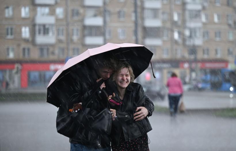 Alertă meteo imediată! Cod PORTOCALIU de ploi torențiale, descărcări electrice, vijelii și grindină. Iată lista localităților afectate