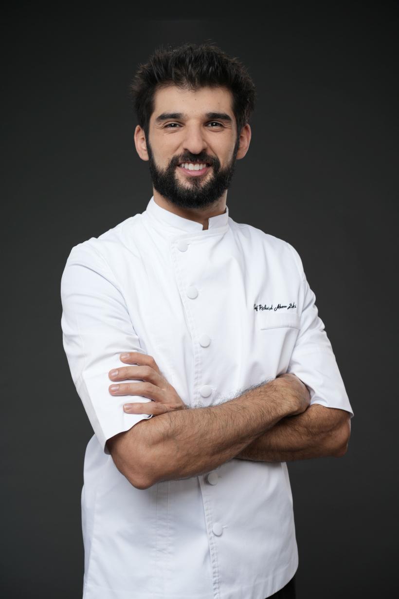 Chef Richard Abou Zaki lansează a doua carte în această toamnă: ”Sunt incredibil de emoționat să anunț acest proiect special, cu 50 de rețete fine, elegante și frumoase” 19017223