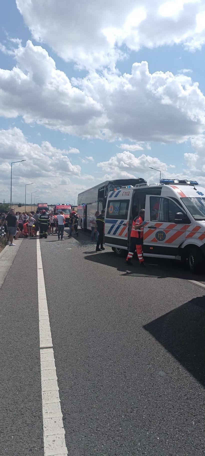 Accident grav în Călărași! Autocar cu 60 de oameni, izbit de un TIR. Salvatorii au activat Planul Roșu. 12 victime după impact 19017407