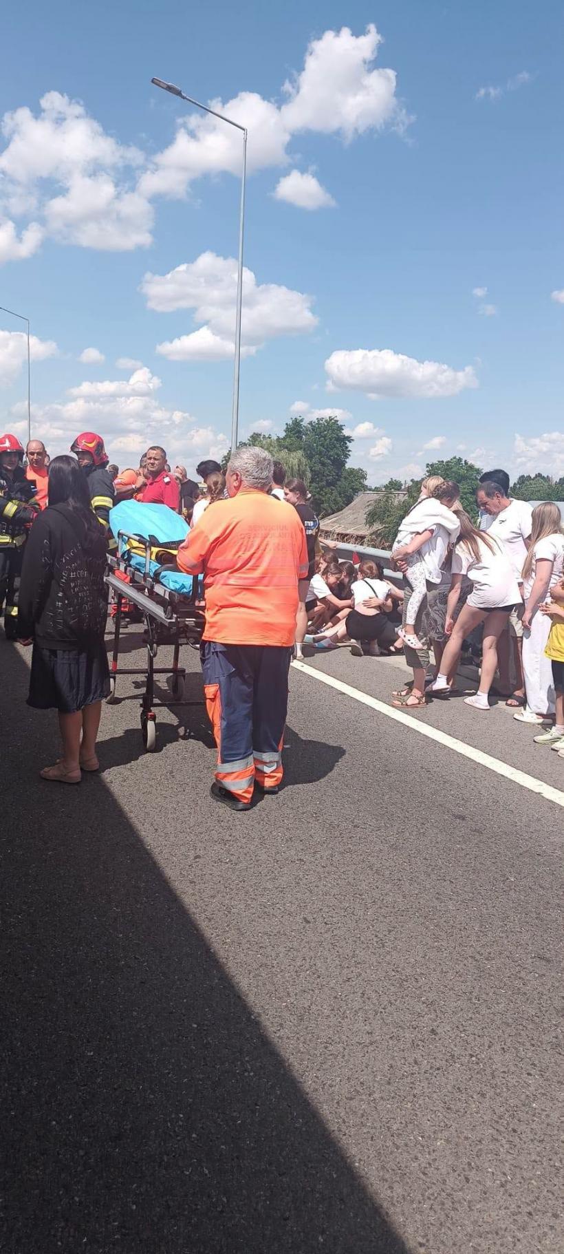 Accident grav în Călărași! Autocar cu 60 de oameni, izbit de un TIR. Salvatorii au activat Planul Roșu. 12 victime după impact 19017409