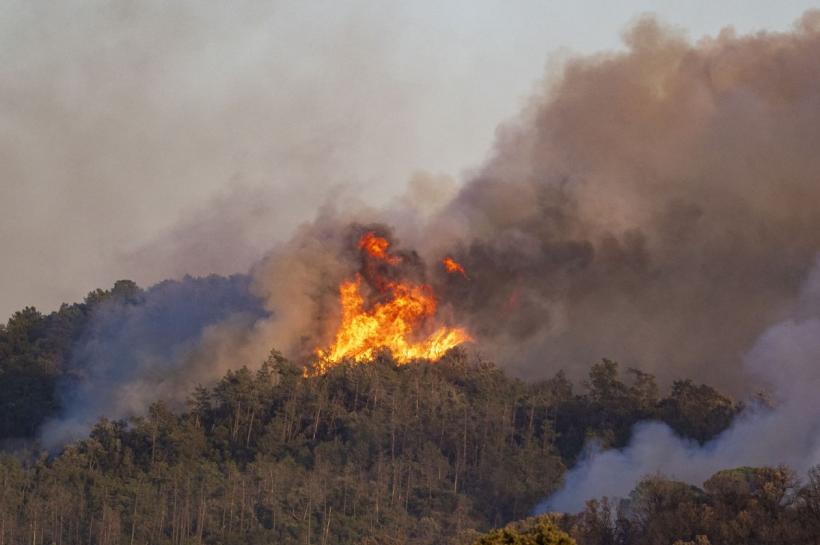 Tragedie fără precedent în Spania: cel puțin 12 morți după incendiile devastatoare din Andaluzia, pe fondul valului extrem de căldură 19017542
