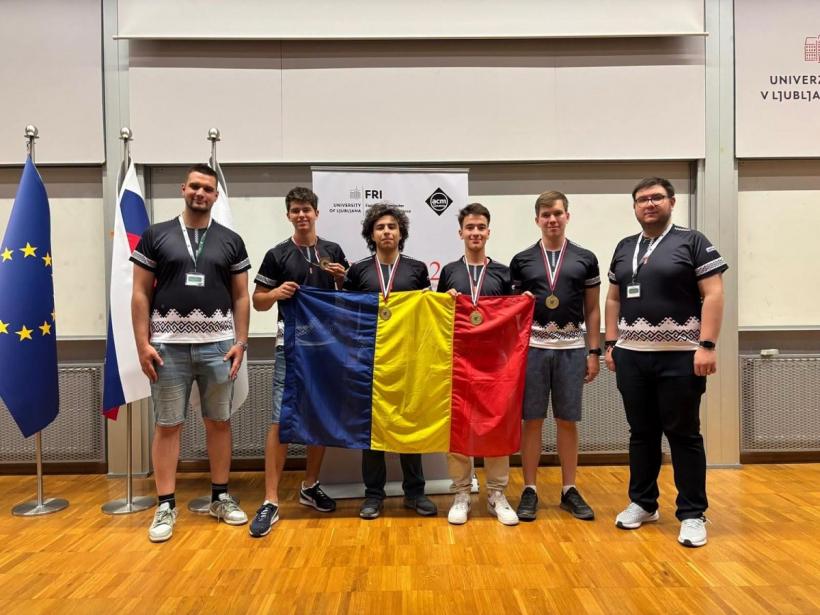 Trei medalii de aur pentru România la Olimpiada de Informatică a Europei Centrale
