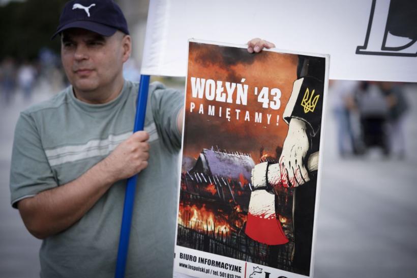 Polonia ridică un Zid al Comemorării pentru victimele masacrului de la Volânia 19017693