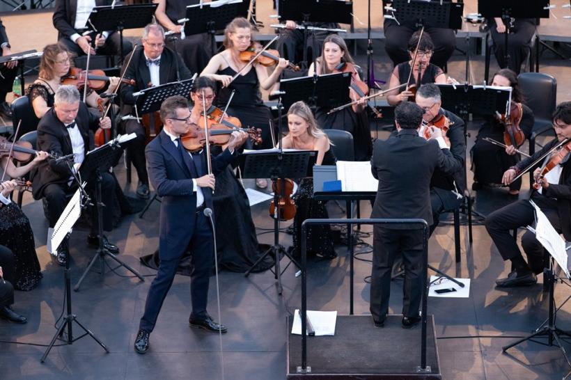 Orchestra Operei Naționale București, decorată cu Medalia Camerei Deputaților a Republicii Italiene. Concert de gală la Ravello Festival, dirijat de Daniel Jinga în încheierea semestrului românesc al Anului Cultural România – Italia 2026. 19018053