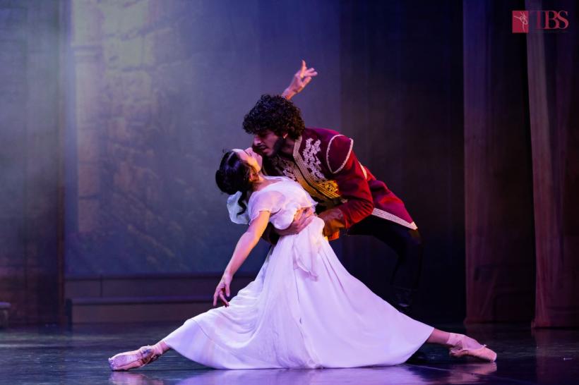 Baletul sibian invită publicul în Piața Mare la spectacolul cu acces gratuit „Othello”, care închide stagiunea