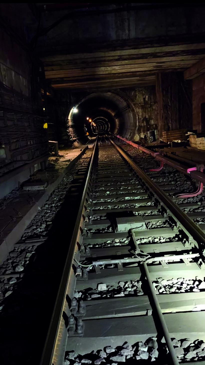 REPORTAJ. Tură de noapte la metrou: milioane de vieți garantate pe un caiet A4. Viața nevăzută a „liniorilor” din galeriile Metrorex 19018006