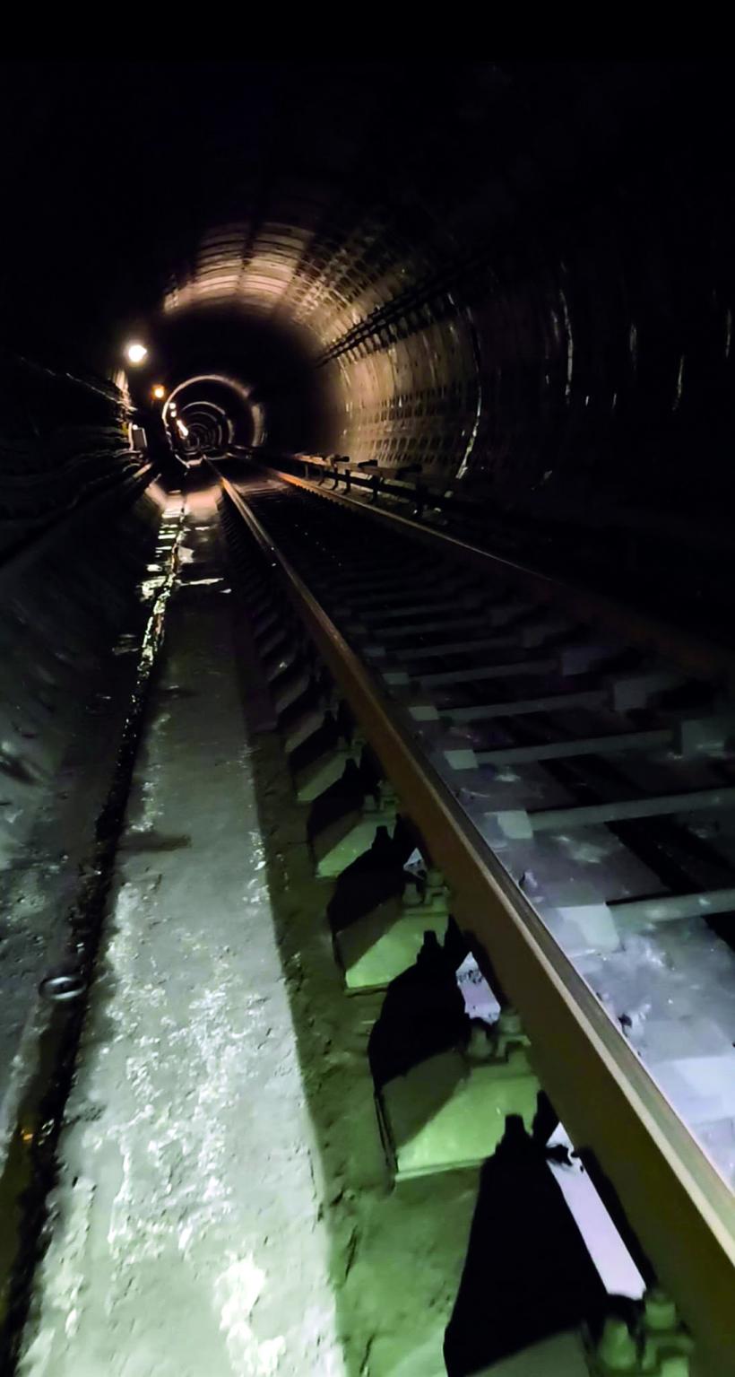 REPORTAJ. Tură de noapte la metrou: milioane de vieți garantate pe un caiet A4. Viața nevăzută a „liniorilor” din galeriile Metrorex 19018007