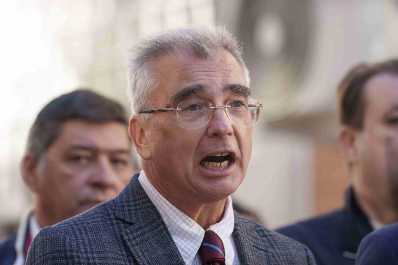 Criza guvernamentală declanșează războiul politic total. S-a trecut la amenințări cu procese și plângeri penale și se bate apăsat „toba” anticipatelor 19018204