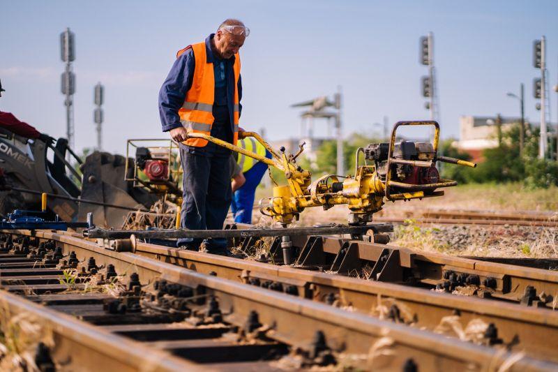 Trenurile devin roller coaster: 72% din calea ferată e expirată. România își face un nou plan pentru modernizarea infrastructurii feroviare 19018186