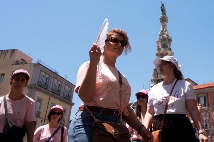 Ce haine te răcoresc cu adevărat în zilele caniculare: culoarea contează mai puțin decât crezi