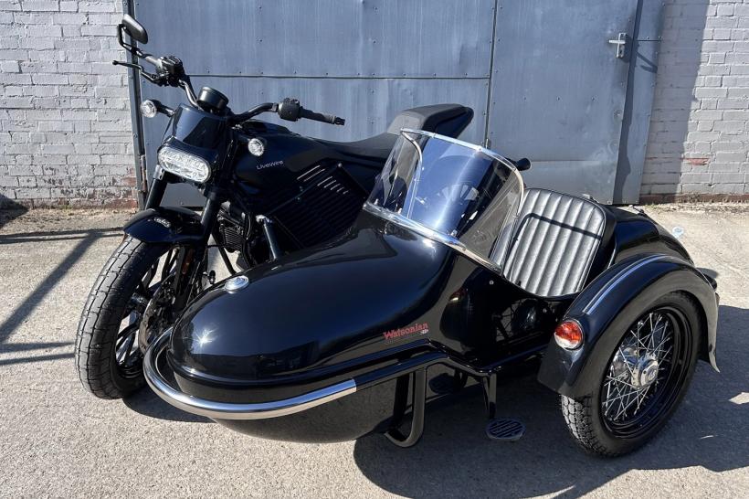 Kit pentru pasionați: Motocicletă electrică cu ataș