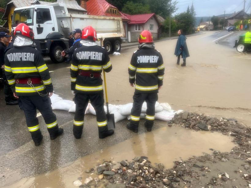 România, lovită de furtuni violente: Grindină de 7 cm în Neamț, viitură la Bușteni. Bilanțul pagubelor