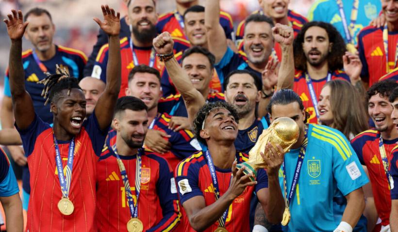 Spania este noua Campioană Mondială, după ce a învins Argentina, în cea de-a 39-a zi lider de piaţă, cu record de audiență! Antena 1 și AntenaPLAY au fost prima alegere a românilor în ziua care a stabilit câștigătoarea World Cup