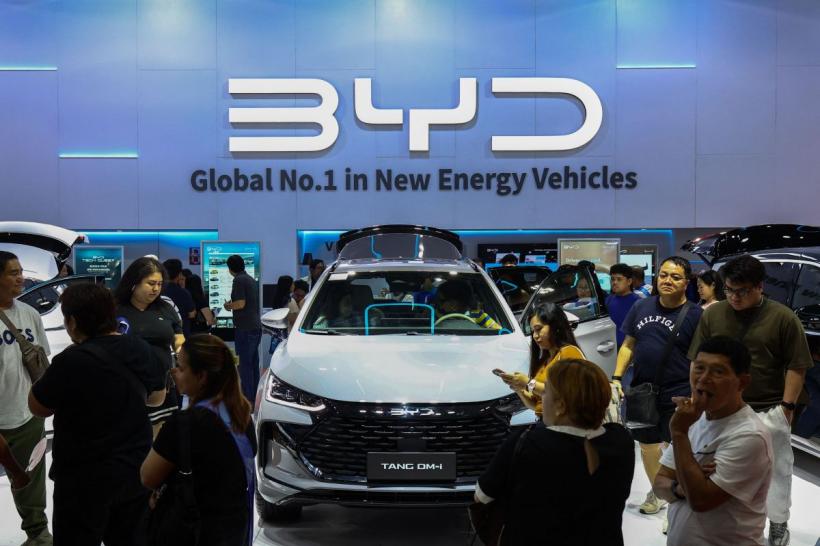 BYD vs. Tesla: cum schimbă producătorii chinezi piața electricelor din România