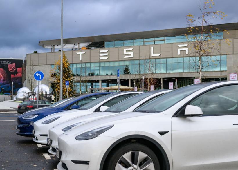 BYD vs. Tesla: cum schimbă producătorii chinezi piața electricelor din România 19018801