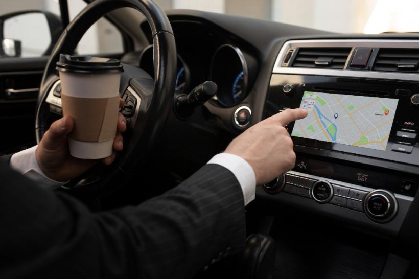 Ghid complet pentru alegerea unei navigații dedicate BMW: compatibilitate, funcții și performanță