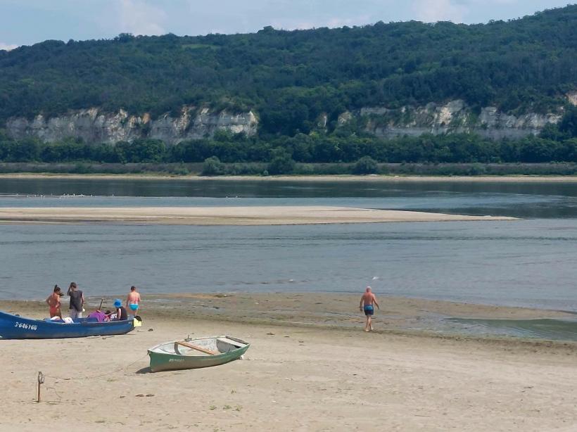 Lovitură pentru turism: nivelul Dunării a scăzut la cel mai redus punct din ultimii 30 de ani 19019093