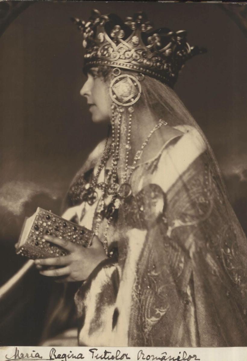 Missy, Doamna de fier a României Întregite 19019158