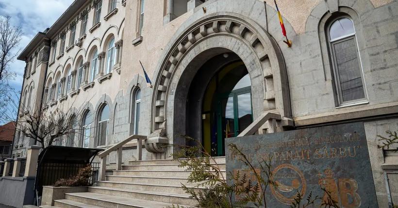 FACIAS cere tragerea la răspundere a celor vinovați după ce o femeie însărcinată cu gemeni a murit, pacienta a fost tratată pentru atac de panică în loc de septicemie la Maternitatea Giulești