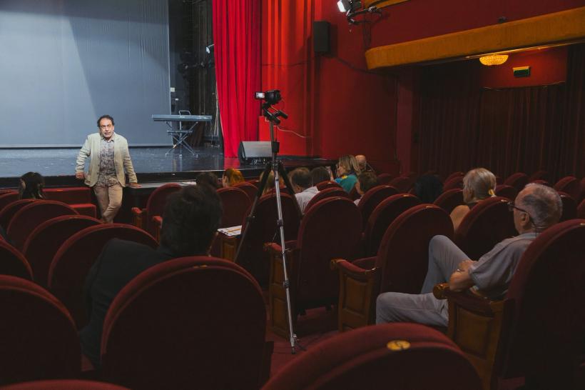Teatrul Tineretului din Piatra-Neamț este producătorul celei de-a treia ediții a Taberei Pre-HOP — un atelier intensiv de formare a tinerilor actori profesioniști 19019602