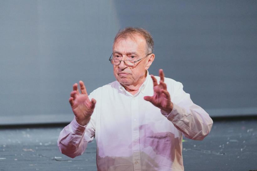 Teatrul Tineretului din Piatra-Neamț este producătorul celei de-a treia ediții a Taberei Pre-HOP — un atelier intensiv de formare a tinerilor actori profesioniști 19019603