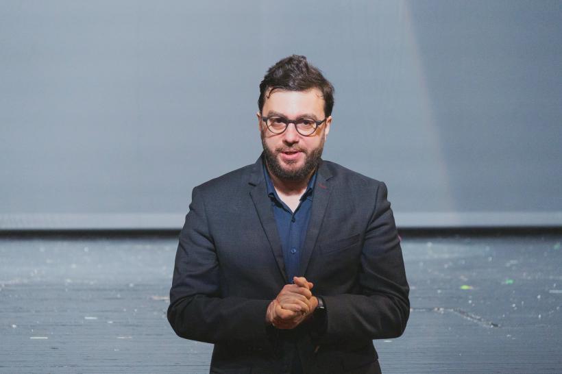 Teatrul Tineretului din Piatra-Neamț este producătorul celei de-a treia ediții a Taberei Pre-HOP — un atelier intensiv de formare a tinerilor actori profesioniști 19019604