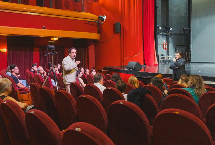 Teatrul Tineretului din Piatra-Neamț este producătorul celei de-a treia ediții a Taberei Pre-HOP — un atelier intensiv de formare a tinerilor actori profesioniști