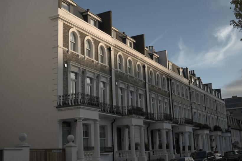 Moartea misterioasă a unui prinț saudit de 29 de ani găsit într-un hotel, lămurită de legiști după ancheta din Londra
