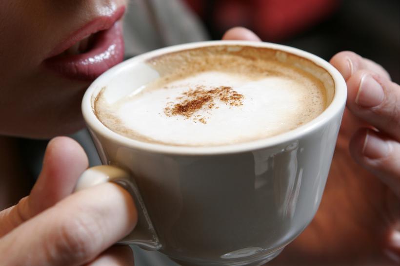 Semnele că bei prea multă cafea