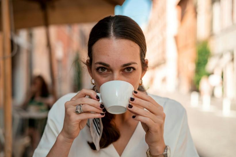 Bei cafea în fiecare zi? Iată ce se întâmplă, de fapt, cu ficatul tău