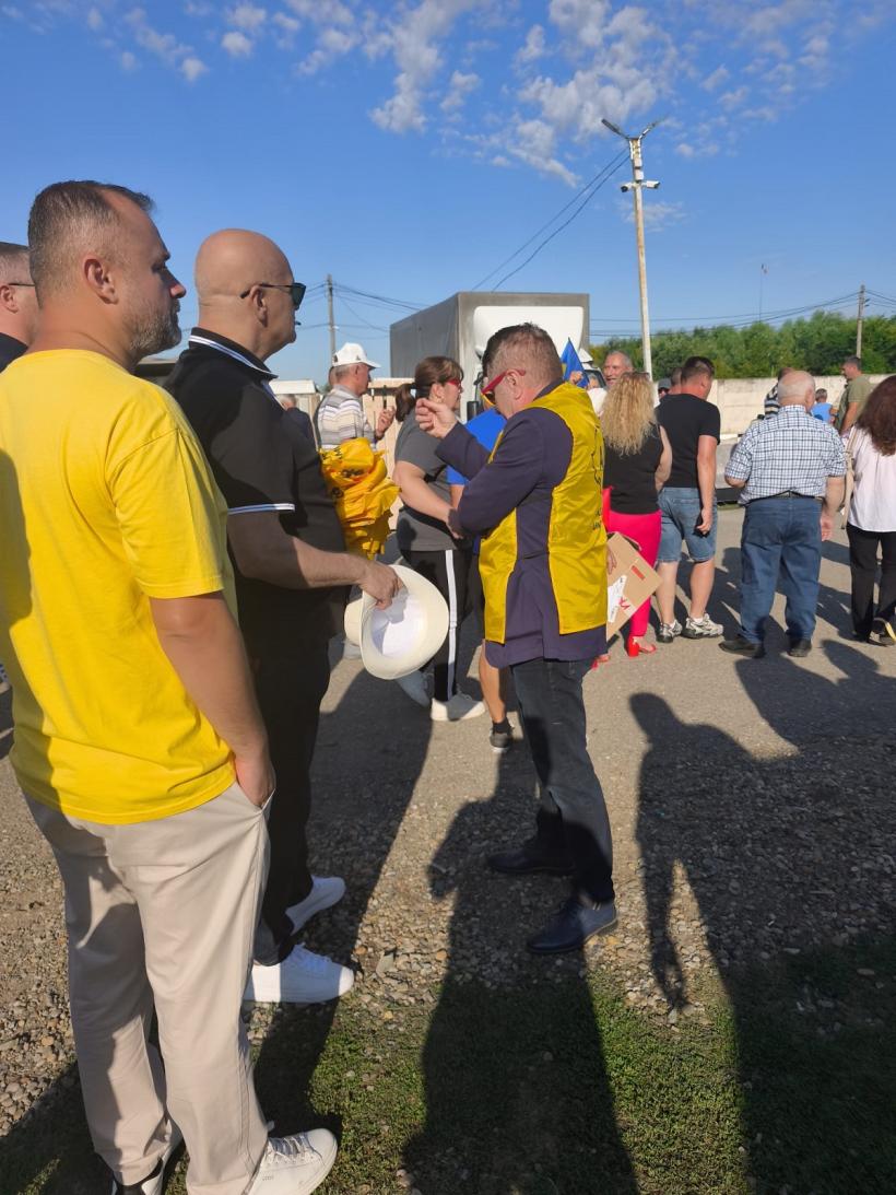 REPORTAJ: Pogorârea lui Georgescu la târgul de la Călugăreni: între „să moară mama”, râgâieli și „biruința neamului” 19019934