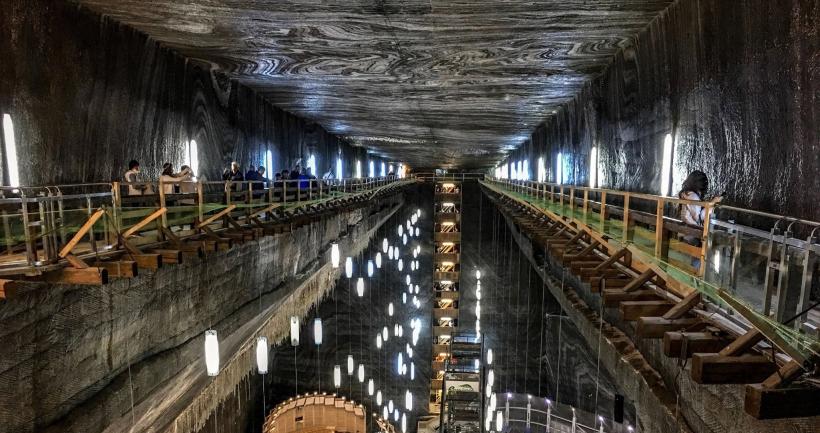 Salina Turda, comoara subterană a Transilvaniei, descoperită de jurnaliștii chinezi 19019811