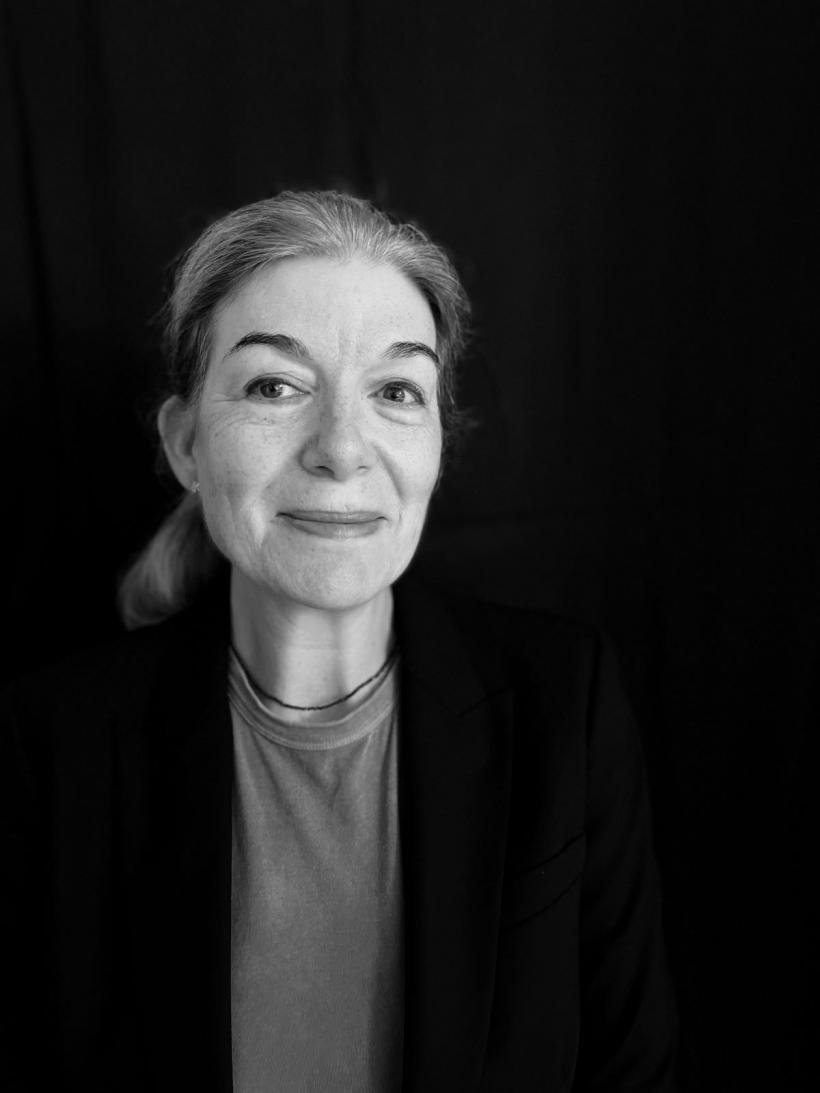 Dialog tulburător de sincer cu scriitoarea americană Claire Messud: ​​​​​​​Poveștile pot vindeca lumea de autodevorare 19020078