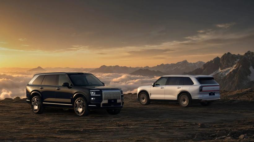 Un SUV chinezesc de lux a decis, singur, că proprietarul lui nu are voie să plece din China într-o expediție spre Europa 19020315