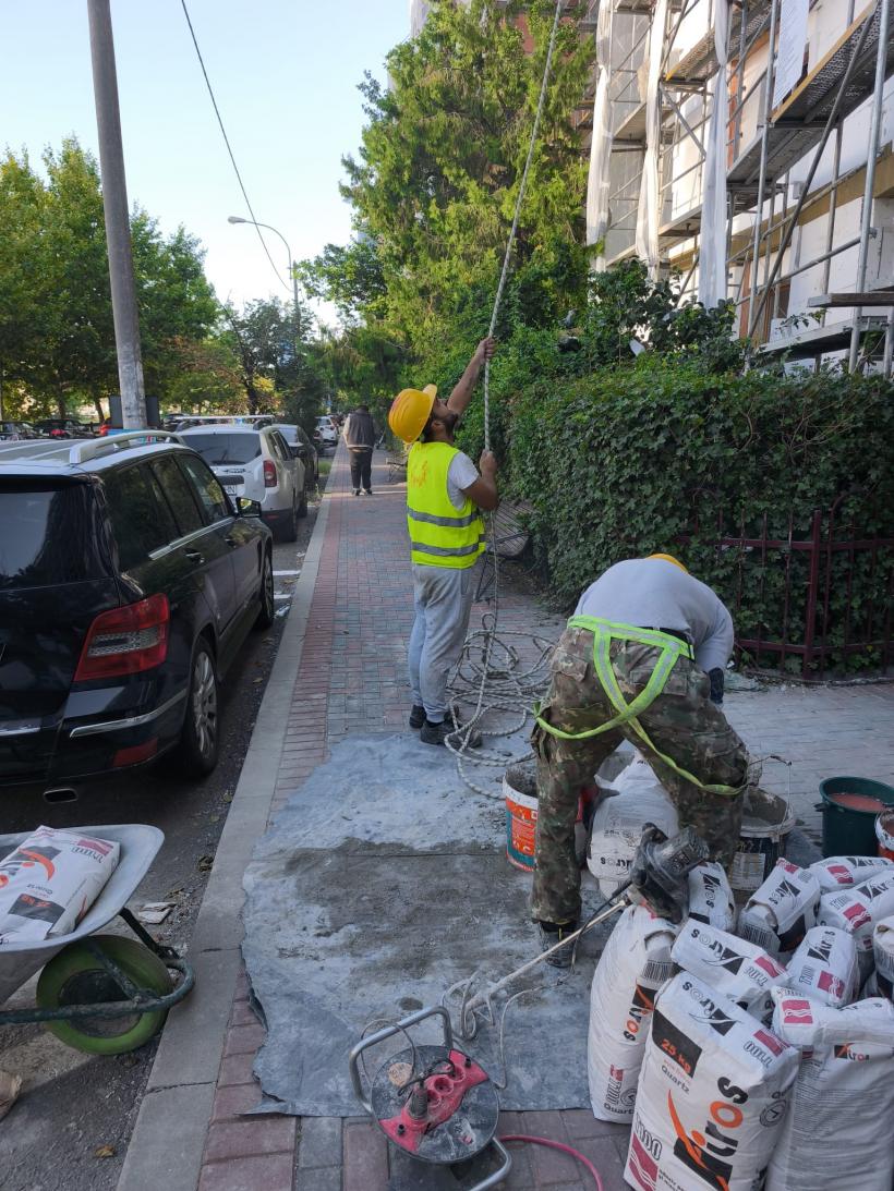 REPORTAJ: Salahor pentru o zi în construcții. ​​​​​​​Când ridici 180 de găleți cu ciment până acolo unde începe cerul și n-ai ce pune pe masă 19020354